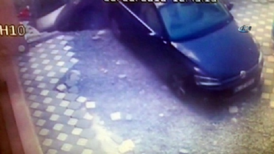 heyelan faciasi - İstanbul'daki 6 aracı yutan göçük kamerada  Videosu