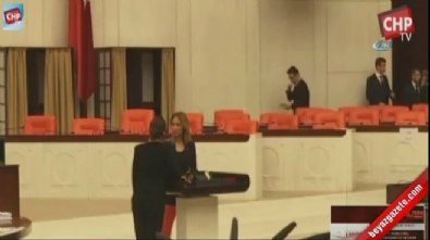 Aylin Nazlıaka, kendini Meclis kürsüsünde mikrofona kelepçeledi