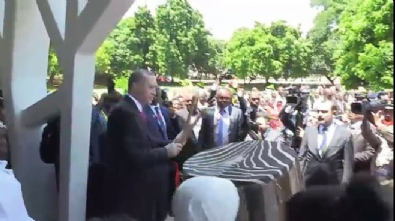 cumhurbaskani - Cumhurbaşkanı Erdoğan, Afrika davulu çaldı Videosu