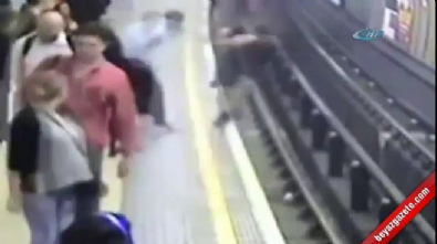 metro istasyonu - Londra metrosunda korkunç olay  Videosu