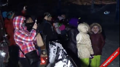 uludag - Çılgın snowboardcular 70 derece eğimli tepeden gece karanlıkta kaydı  Videosu