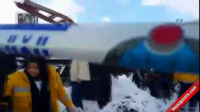Konya'da pazar yerinin çatısı çöktü  Videosu