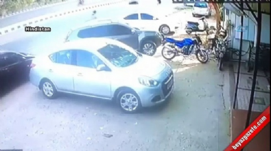 hindistan - Feci kaza kameralara yansıdı  Videosu