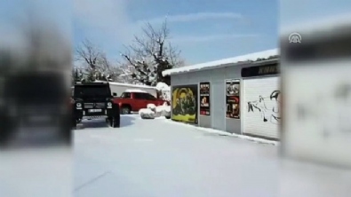 kenan sofuoglu - Kenan Sofuoğlu'ndan kar üzerinde drift gösterisi  Videosu