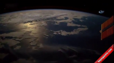 uzay yolculugu - Meteorun gizem dolu yolculuğu  Videosu