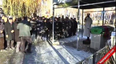 Balkondan düşen liseli kız hayatını kaybetti 