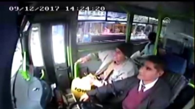 vatandaslik - Fenalaşan yolcuyu hastaneye otobüs şoförü götürdü - AYDIN Videosu