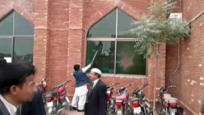 muzakere - Pakistan'da avukatlar adliye bastı - MULTAN Videosu