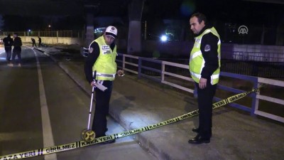 direksiyon - İzmir'de motosiklet kaldırıma devrildi: 1 ölü Videosu