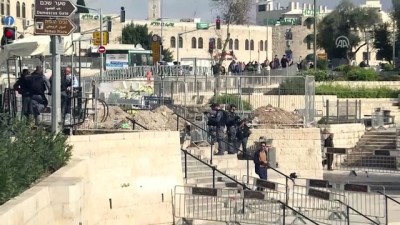 plastik mermi - İsrail Kudüs'ün ana giriş kapısına bariyerler yerleştirdi - KUDÜS  Videosu