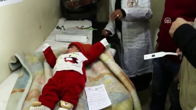 forma - Kuşatmadaki Doğu Guta'da bir bebek daha öldü Videosu