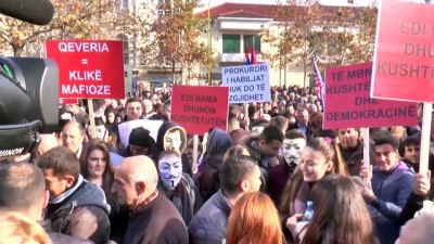 bassavci - Arnavutluk'ta muhalefetten başsavcı protestosu - TİRAN Videosu