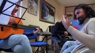 cam kemik hastasi - Cam kemik hastası müziği bırakmıyor - ANKARA Videosu