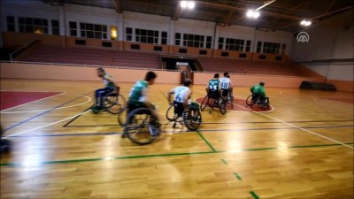 bedensel engelli - Engelli gençleri sporla hayata bağladı - BALIKESİR  Videosu