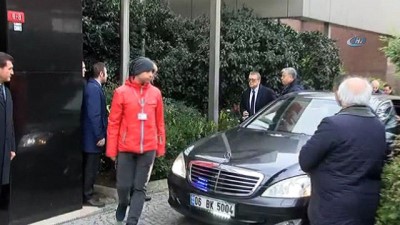 cenaze araci -  Eski Başbakan Mesut Yılmaz, oğlunun cenazesini hastaneden aldı Videosu