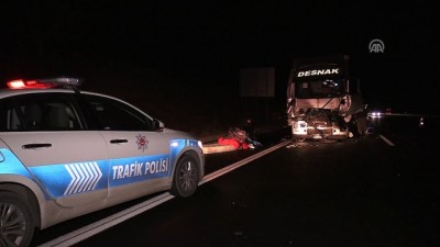 ilk mudahale - Kimyasal madde taşıyan tır demir yüklü tıra çarptı: 1 yaralı - ANKARA Videosu