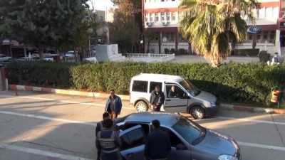 polis araci -  Nikahsız yaşadığı kadını öldüren zanlı adliyeye sevk edildi Videosu