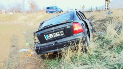 direksiyon -  Otomobil şarampole uçtu: 4 yaralı Videosu