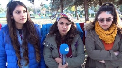 lise ogrencisi -  Türkiye’nin dört bir yanından gelen yardımları 'Askıda elbise' ile yardıma muhtaçlara ulaştırıyorlar Videosu
