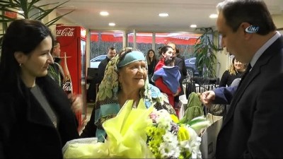 yasli kadin -  Belediye başkanından 106 yaşına giren “Nazlı anne”ye doğum günü sürprizi Videosu