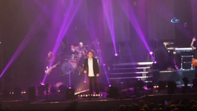  Konserde Görünmez Kaza 