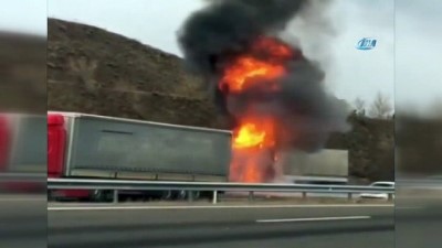 trol -  Başkent’te seyir halindeki tır, alev alev yandı Videosu