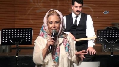 karpuz festivali -  Duayen sanatçı Bedia Akarktürk'e konserde kabak sürprizi  Videosu