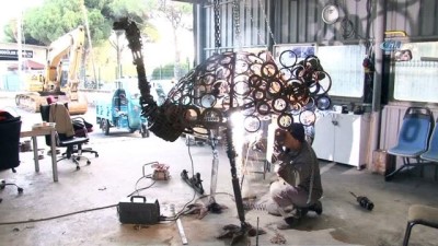 deve kusu -  Hurda metaller sanata dönüştü  Videosu