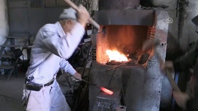 dovme - 70 yıldır demir dövüyor - YOZGAT  Videosu
