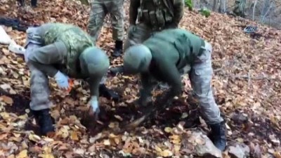 yagmurlu -  Amanoslarda PKK'nın sığınak ve erzak deposu bulundu  Videosu