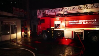 Balıkesir'de iş yeri yangını