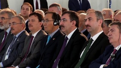 teknoloji - Başbakan Yıldırım: 'Hedefimiz, yenilenebilir enerji konusunda teknoloji üreten ve hatta ihraç eden bir ülke konumuna gelmektir' - ANKARA  Videosu