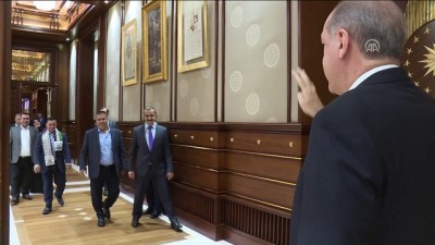 israil - Cumhurbaşkanı Erdoğan, down sendromlu Muhammed et-Tavil'i kabul etti - ANKARA Videosu