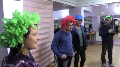 engelli cocuk - Halk dansları ve tiyatroyla engelleri aşıyorlar - SİNOP Videosu