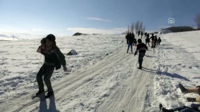 kayak merkezi - Karlıova'da çocukların kar sevinci - BİNGÖL  Videosu