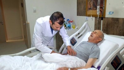 ameliyathane -  100 yaşındaki Hasan Amca'nın mesanesinden 136 adet taş çıktı  Videosu