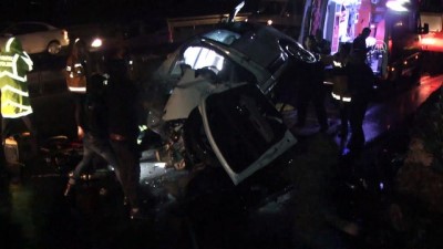 Otomobil devrildi: 1 ölü, 1 yaralı - KOCAELİ