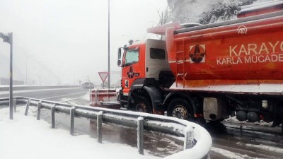 Bolu Dağı kesiminde devam eden kar yağışı etkisini azalttı - BOLU