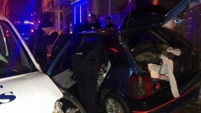 akaryakit istasyonu -  Polisin ‘Dur’ ihtarına uymadı, polis aracına çarparak durdu  Videosu