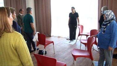 fizik tedavi -  Türkiye’nin ilk 'yaş alma okulu' açıldı, nineler diploma alacak  Videosu
