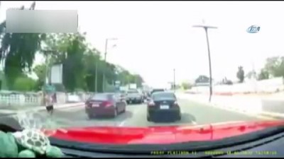 calisan kadin -  Otomobil çarptı: Metrelerce uçtu  Videosu