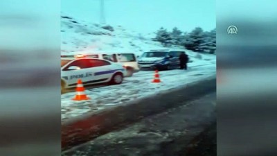 yolcu otobusu - Yolcu otobüsü devrildi: 1 ölü, 21 yaralı - YOZGAT  Videosu