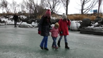 ziyaretciler -  Çıldır Gölü'nde atlı kızaklar sezonu açamadı  Videosu