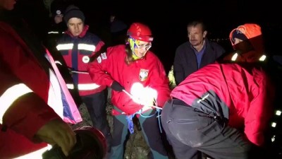 mahsur kaldi - Dağ yamacında mahsur kalan kişi kurtarıldı - MERSİN Videosu