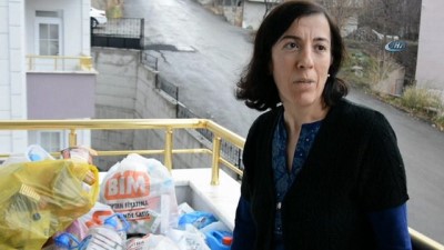  Emine Erdoğan'ın geri dönüşüm çağrısıyla balkonunda çöp biriktiriyor