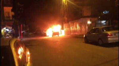  Sancaktepe’de 2 otomobil alev alev böyle yandı 