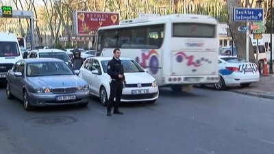 saglik ekibi -  Beşiktaş’ta kontrolden çıkan otomobil duvara böyle çarptı  Videosu