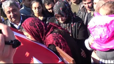 koy mezarligi - Şehit Piyade Uzman Çavuş Çil, son yolculuğuna uğurlandı (2) - ADANA Videosu