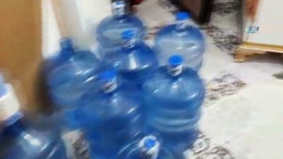 yilbasi -  Yılbaşı öncesi yüzlerce şişe sahte içki ve materyaller ele geçirildi Videosu