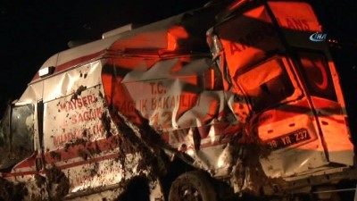 saglik personeli -  Ambulans şarampole devrildi: 3 yaralı  Videosu